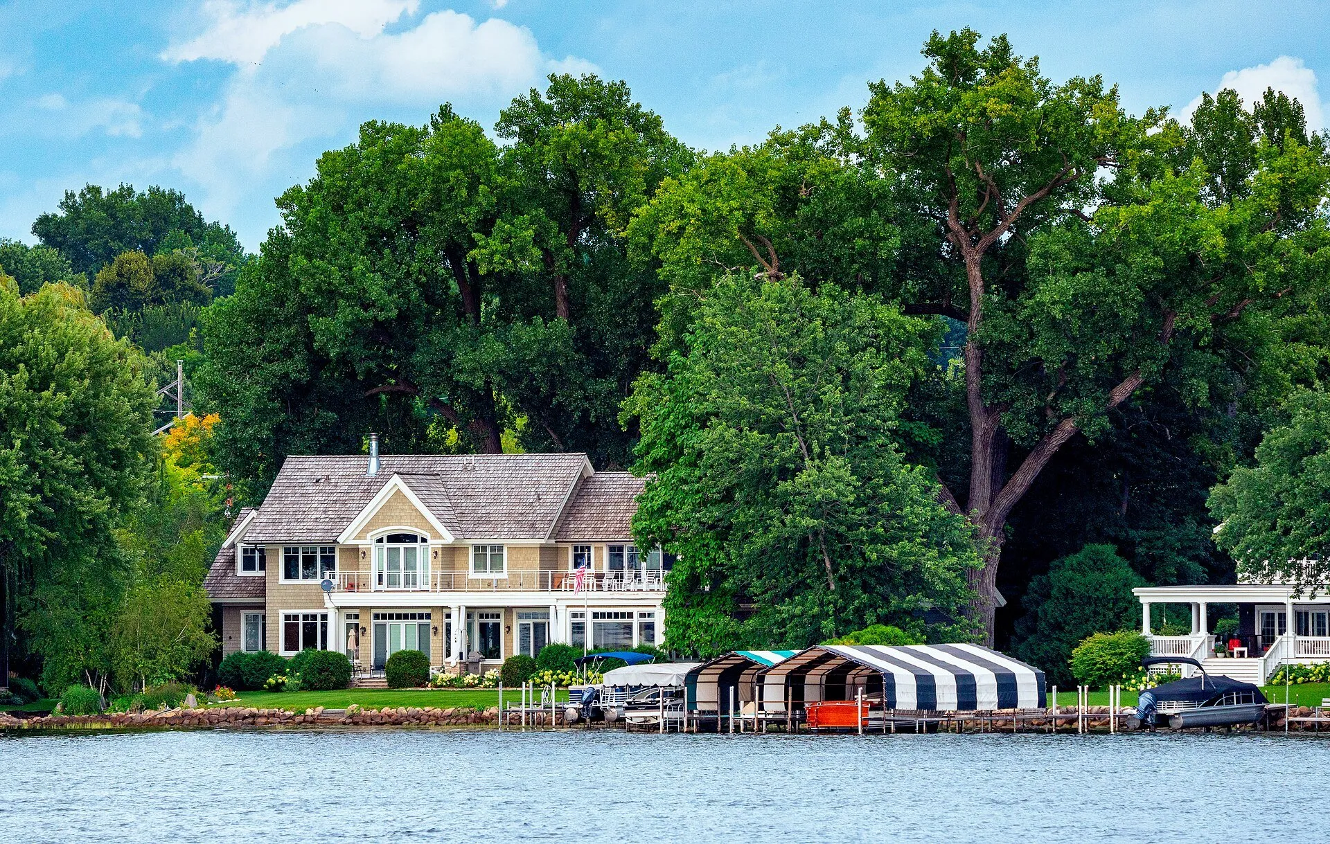 Lakefront homes and boat docks on Lake Minnetonka at Excelsior
